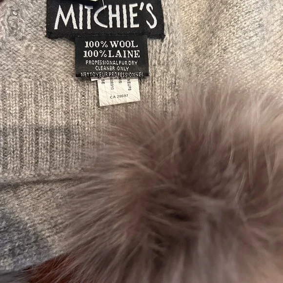 Mitchie's grey wool/fox fur pom poms soft knit scarf with crystals/pearls NWT - Picture 4 of 4